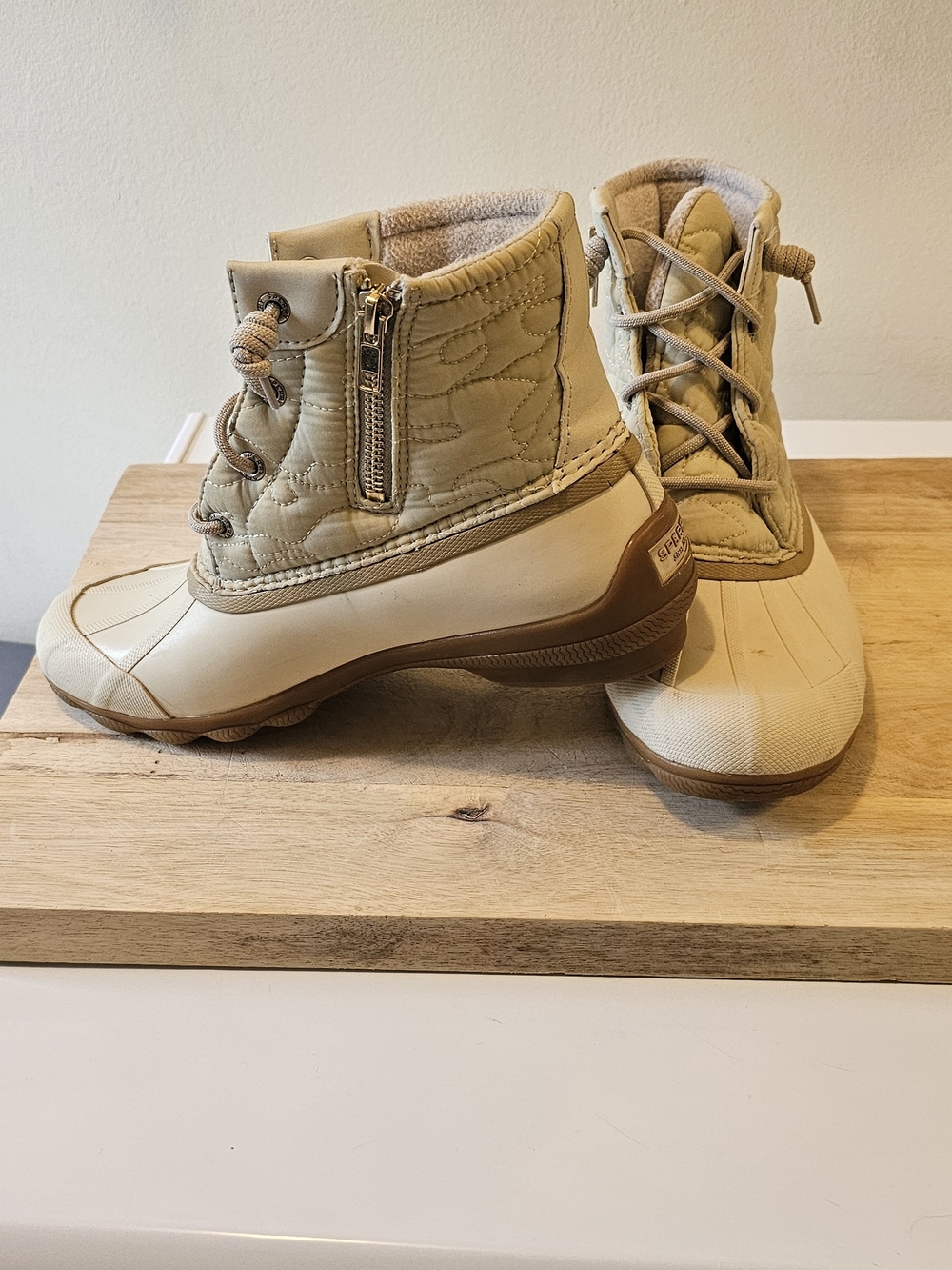 Sperry Saltwater Quilted Lace-Up Winter White Bootie in Cream Sz 7